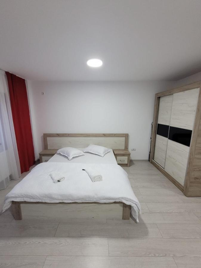 Cazare Bloc Nou Ultracentral Ramnicu Valcea Exterior photo
