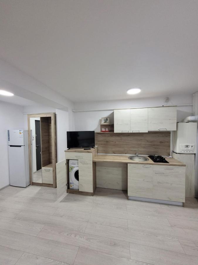 Cazare Bloc Nou Ultracentral Ramnicu Valcea Exterior photo