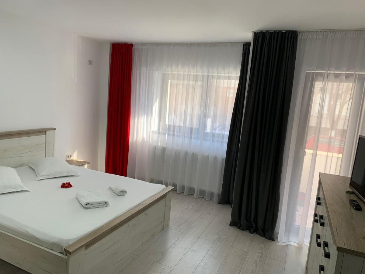 Cazare Bloc Nou Ultracentral Ramnicu Valcea Exterior photo