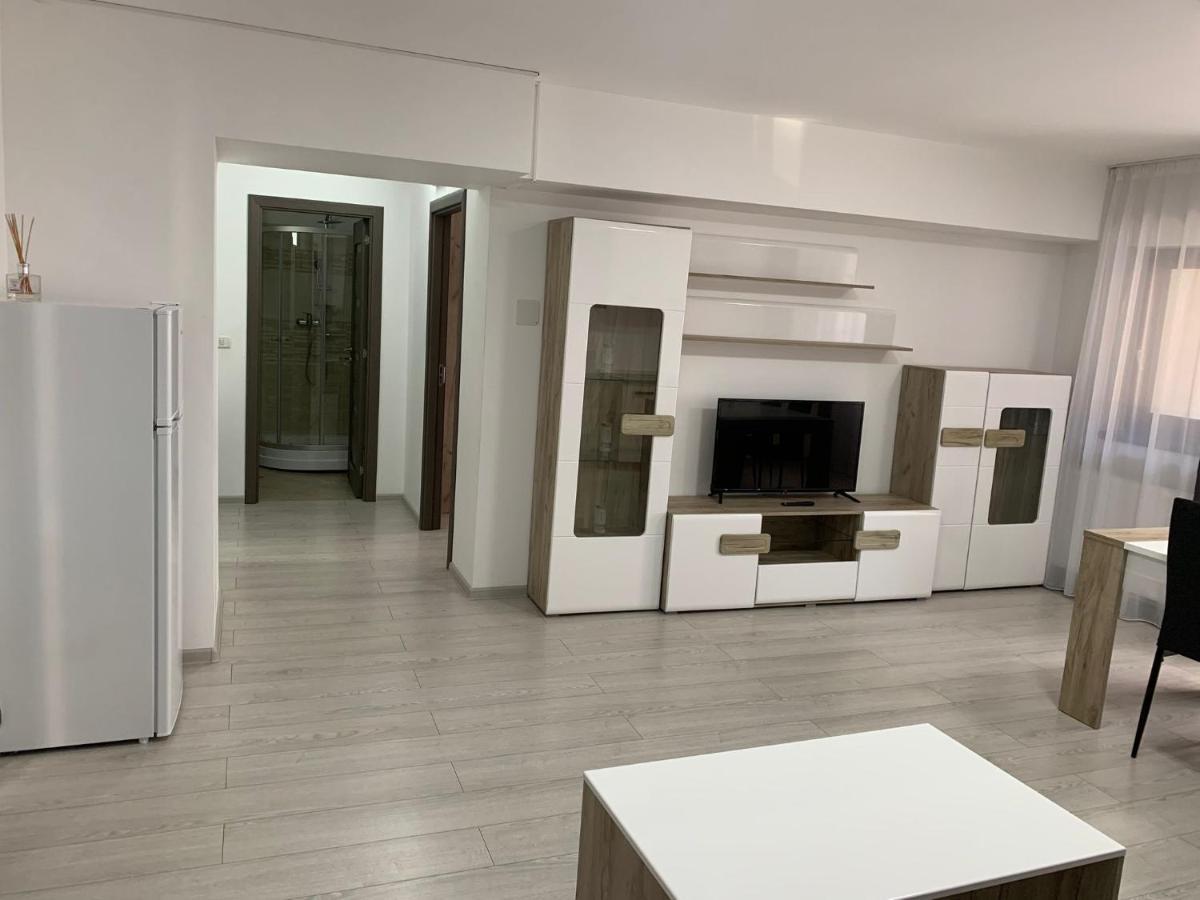 Cazare Bloc Nou Ultracentral Ramnicu Valcea Exterior photo